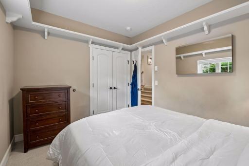 6805 Creston Road, Edina, MN 55435