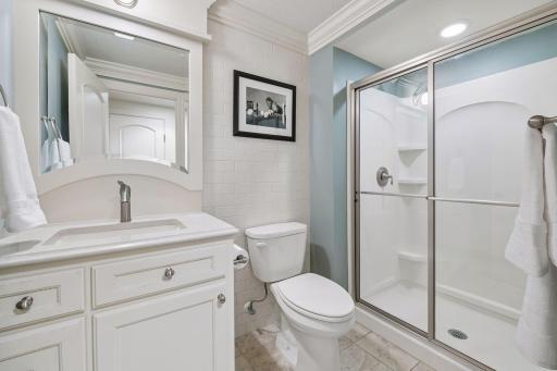6805 Creston Road, Edina, MN 55435