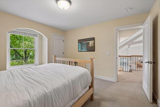 6805 Creston Road, Edina, MN 55435