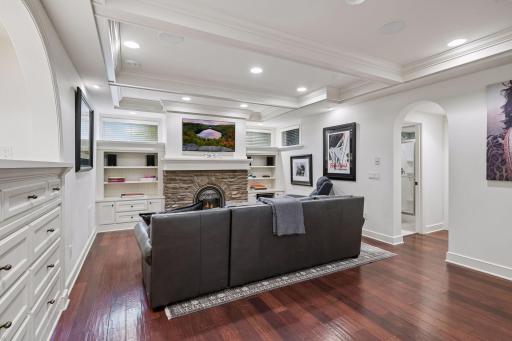 6805 Creston Road, Edina, MN 55435