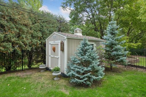 6805 Creston Road, Edina, MN 55435