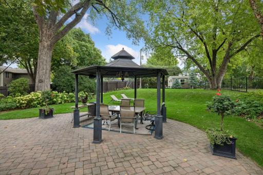 6805 Creston Road, Edina, MN 55435