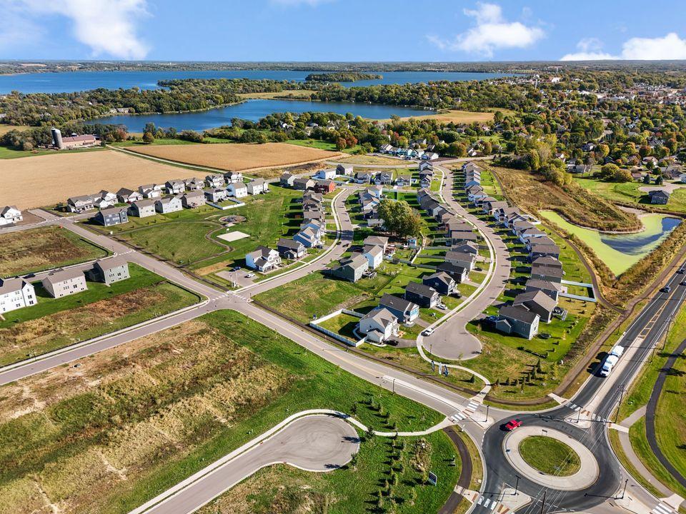 Come check out this amazing neighborhood on the west side of Waconia!