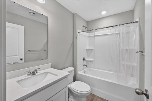 17528 Dunkirk Way, Lakeville, MN 55044