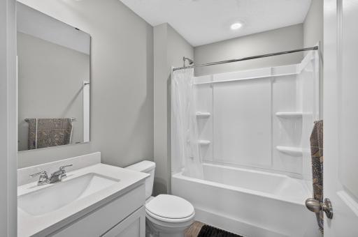 17528 Dunkirk Way, Lakeville, MN 55044
