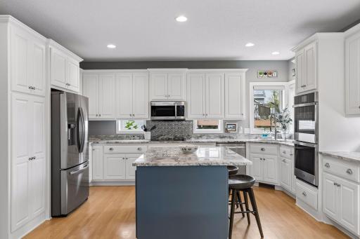 10346 Fallgold Parkway N, Brooklyn Park, MN 55443
