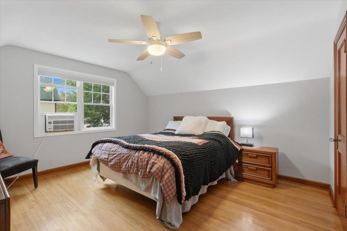 15-Bed 2.jpg