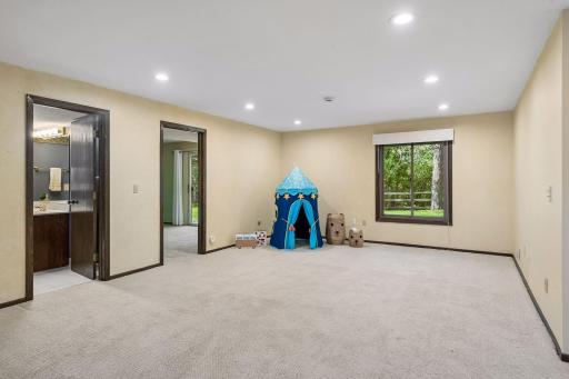 8060 Pennsylvania Road, Bloomington, MN 55438