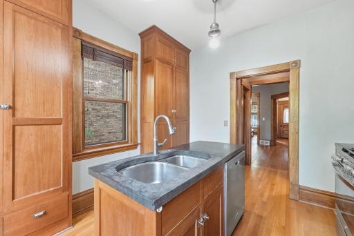 111 Isabel Street E, Saint Paul, MN 55107