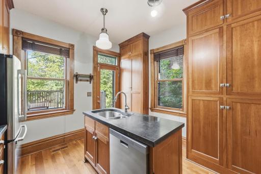 111 Isabel Street E, Saint Paul, MN 55107