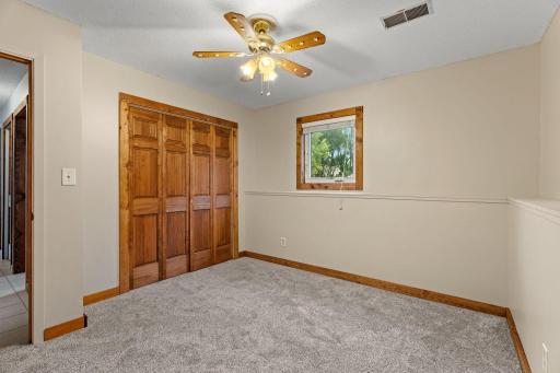 680 Hiawatha Avenue, Vadnais Heights, MN 55127