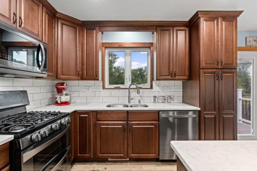 680 Hiawatha Avenue, Vadnais Heights, MN 55127