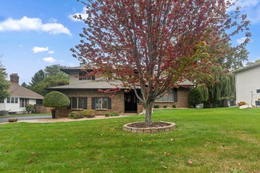 481 Marie Avenue W, Saint Paul, MN 55118