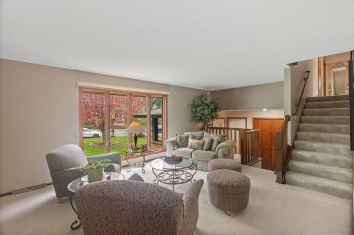 481 Marie Avenue W, Saint Paul, MN 55118