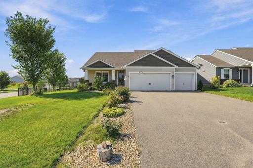 8539 Titanium Circle, Woodbury, MN 55129