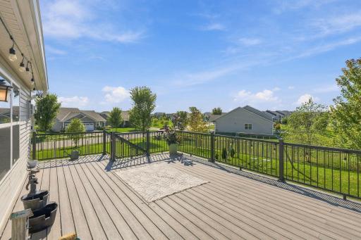 8539 Titanium Circle, Woodbury, MN 55129