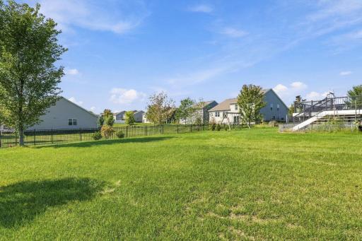 8539 Titanium Circle, Woodbury, MN 55129