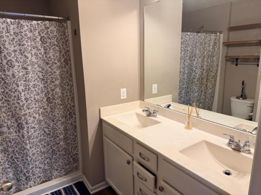 8539 Titanium Circle, Woodbury, MN 55129