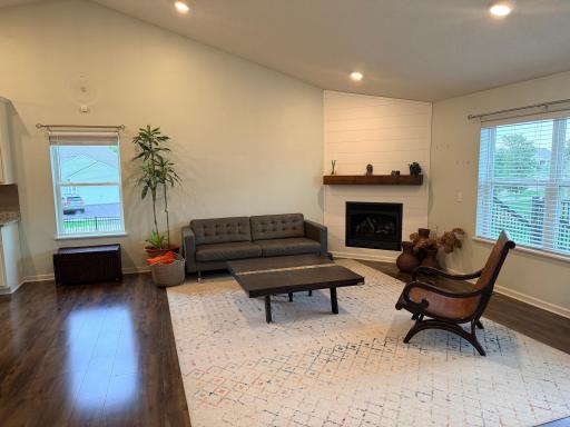8539 Titanium Circle, Woodbury, MN 55129
