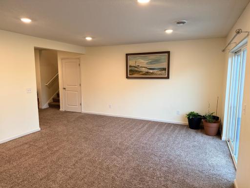 8539 Titanium Circle, Woodbury, MN 55129