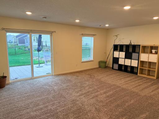 8539 Titanium Circle, Woodbury, MN 55129
