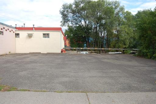 6129 42nd Avenue N, Crystal, MN 55422
