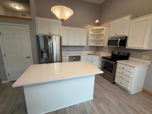 3110 Frontier Drive, Woodbury, MN 55129