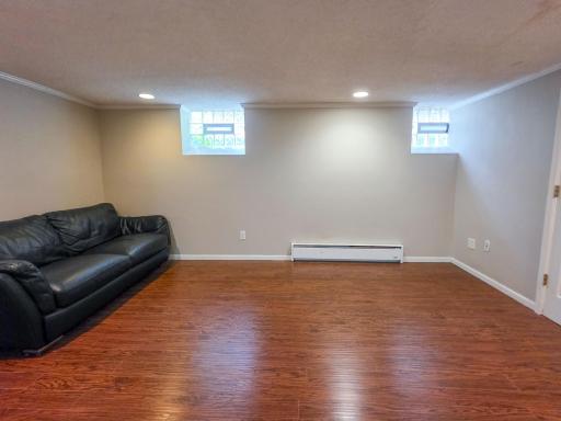 100 W 40th Street, Minneapolis, MN 55409