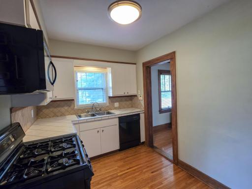 100 W 40th Street, Minneapolis, MN 55409