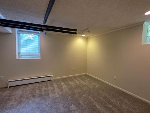 100 W 40th Street, Minneapolis, MN 55409