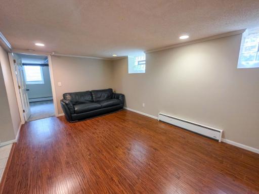 100 W 40th Street, Minneapolis, MN 55409
