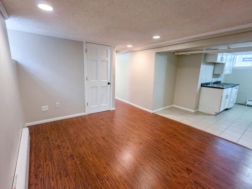 100 W 40th Street, Minneapolis, MN 55409