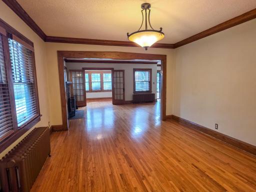 100 W 40th Street, Minneapolis, MN 55409