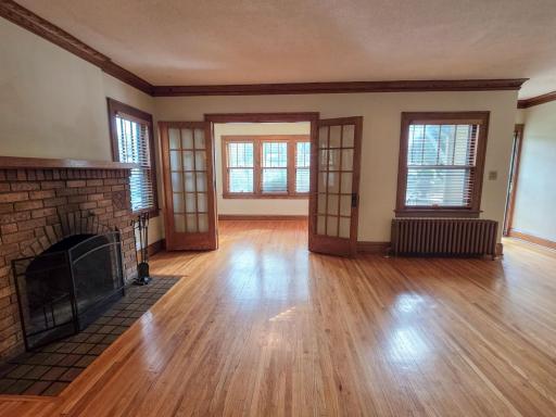 100 W 40th Street, Minneapolis, MN 55409