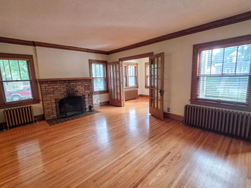 100 W 40th Street, Minneapolis, MN 55409