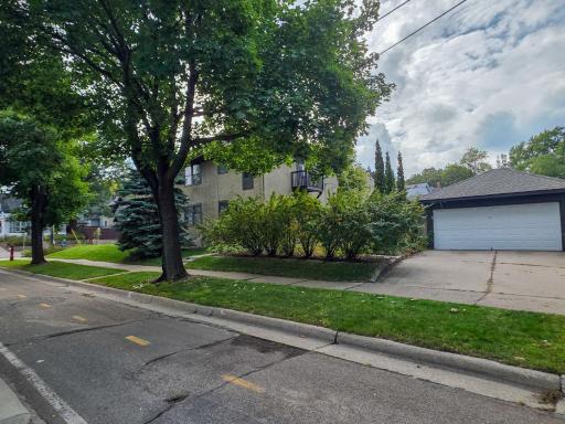 100 W 40th Street, Minneapolis, MN 55409