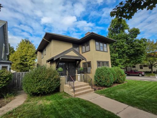 100 W 40th Street, Minneapolis, MN 55409