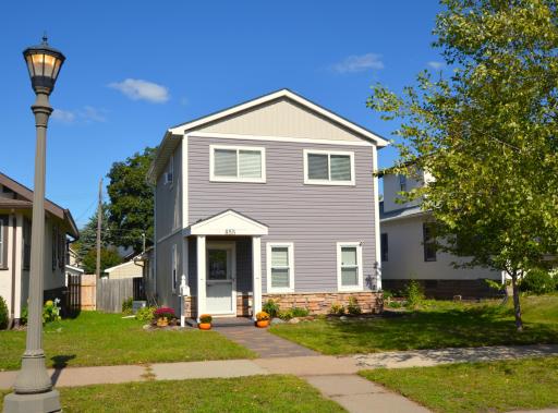 855 Cottage Avenue E, Saint Paul, MN 55106