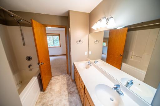 733 Baylee Place SW, Pine Island, MN 55963