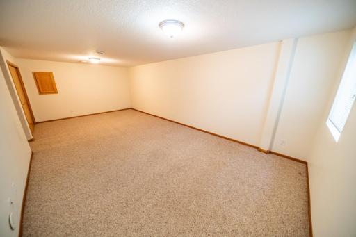 733 Baylee Place SW, Pine Island, MN 55963