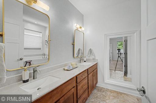 8890 Irving Boulevard N, Lake Elmo, MN 55042