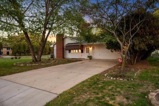 4617 W 90th Street, Bloomington, MN 55437