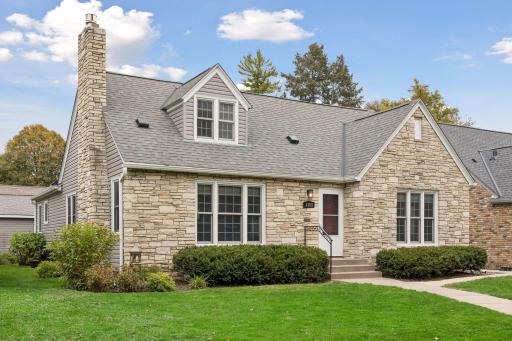 1359 Idaho Avenue W, Saint Paul, MN 55108