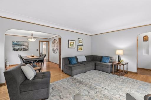 1359 Idaho Avenue W, Saint Paul, MN 55108