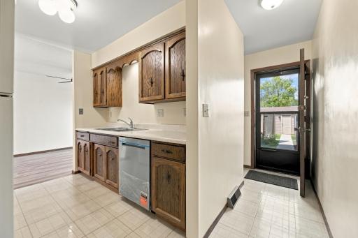 1402 E Gateway Circle S, H, Fargo, ND 58103