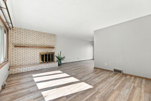 1402 E Gateway Circle S, H, Fargo, ND 58103