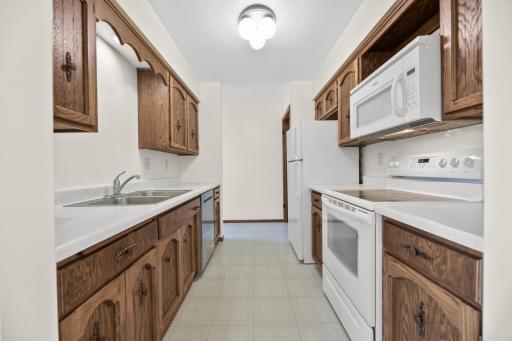 1402 E Gateway Circle S, H, Fargo, ND 58103
