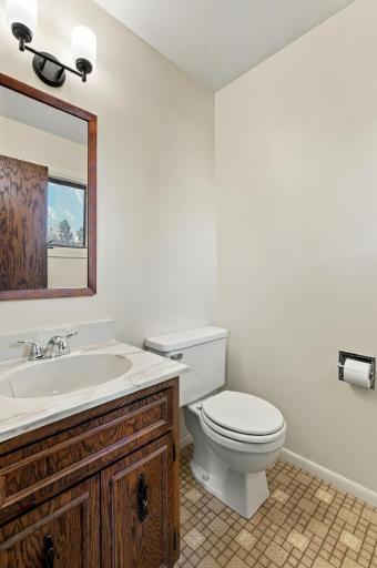 1402 E Gateway Circle S, H, Fargo, ND 58103