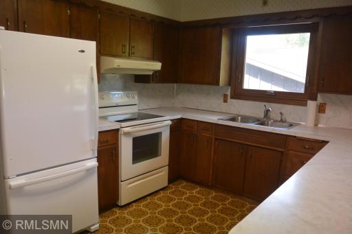 1803 Judd Avenue N, Glencoe, MN 55336