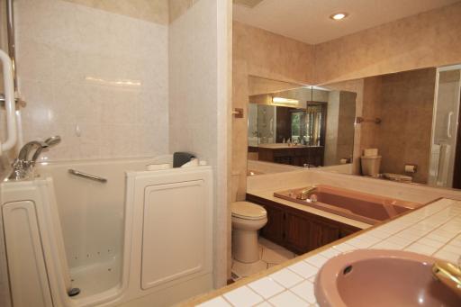8023 Delano Court, Inver Grove Heights, MN 55076